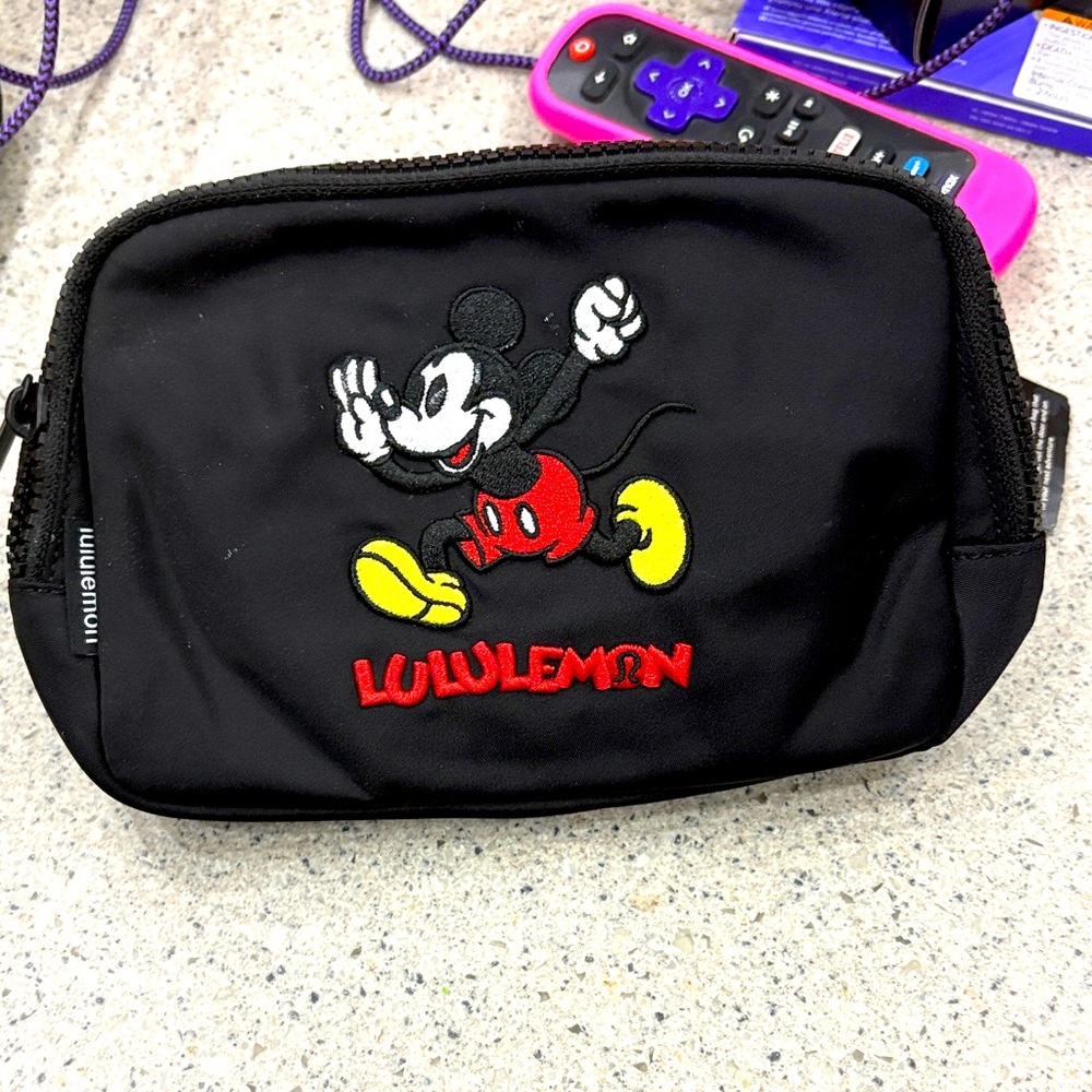 lululemon Mickey belt bag